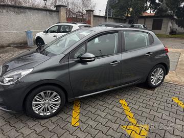 Peugeot 208 PureTech 82 5 porte Allure neopatentat