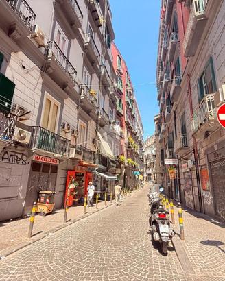 DEPOSITO A NAPOLI