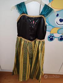 Vestiti carnevale o in alternativa per Halloween