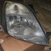 Faro Fiesta 5 serie Lato Passeggero