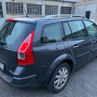 Renault Megane Mégane 1.5 dCi/105CV 5 Neopatentati