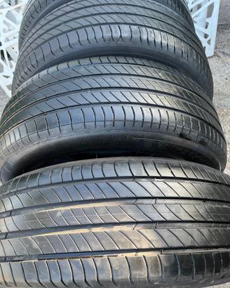 Gomme usate in otime condizioni 235/60/17