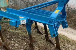 Ripuntatore mora 100 cavalli e spandiconcime 400 e