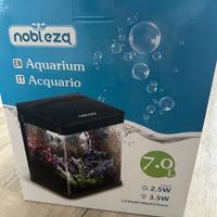 Piccolo%20acquario%207%20litri%20con%20accessori