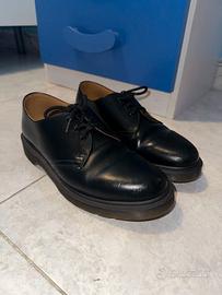 Dr. Martens basse nere