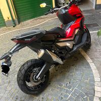 Xadv 750