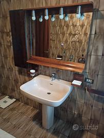 Mobile da bagno completo di accessori e sanitari