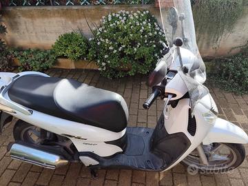 Scooter  Sh 125