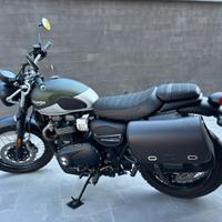 Triumph Scrambler 900 anno 2021 con solo 1495 km