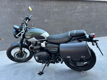 Triumph Scrambler 900 anno 2021 con solo 1495 km