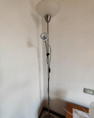 Lampada a stelo in acciaio – da camera o salotto