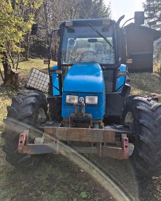trattore NEW HOLLAND TL100