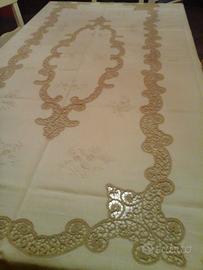 Tovaglia pizzo Cantù