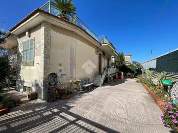 4 LOCALI A POLLENA TROCCHIA