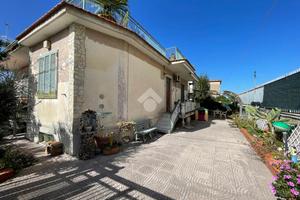 4 LOCALI A POLLENA TROCCHIA