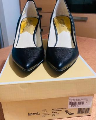 Scarpe nere con tacco