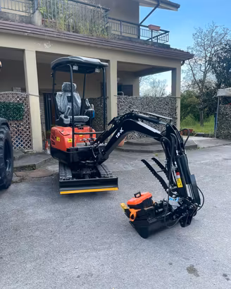 MINIESCAVATORE BULL 18X MOTORE KUBOTA D902
