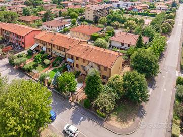 VILLA A SCHIERA A MAZZANO
