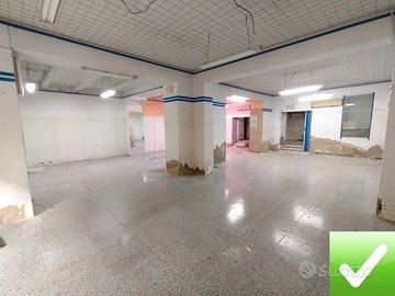 Locale Commerciale C1 2 Vetrine Via Aschenez