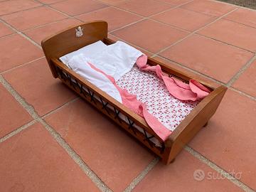Lettino per bambole antico