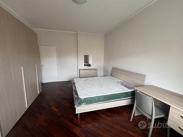 Camere in appartamento ristrutturato Caserta