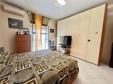 4 LOCALI A MARANO DI NAPOLI