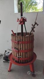 ATTREZZATURA PER VINIFICAZIONE