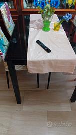 tavolo in cristallo nero