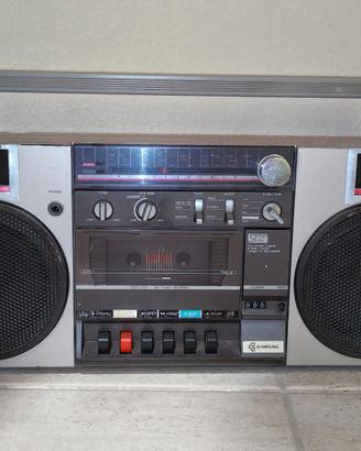 Radiomagnetofon vintage degli anni '80