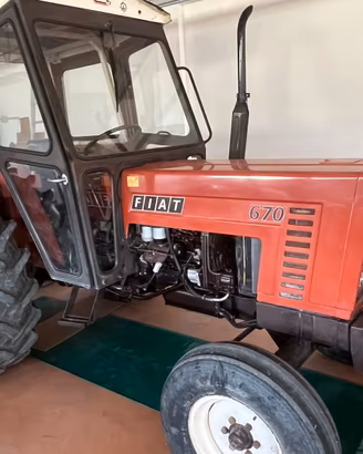 Trattore agricolo Fiat 670