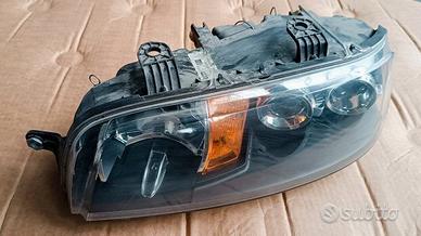Faro anteriore sinistro Fiat Punto