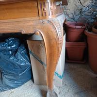 Tavolo di antiquariato