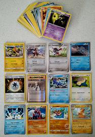 60 carte pokemon.6 Holo 12 rare 30 anni 2010/18