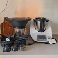 Vorwerk Bimby TM5 con doppio boccale e accessori