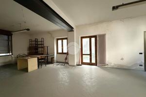 CASA INDIPENDENTE A ESINE