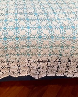 Coperta ad uncinetto fatta a mano