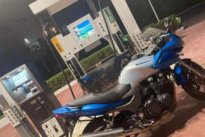 Kawasaki zr7s 