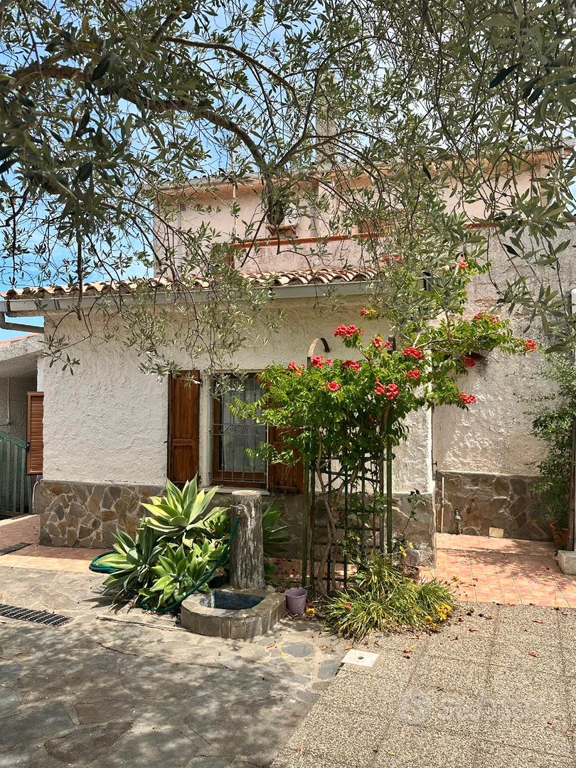 Esclusiva villa vista mare immersa nel verde