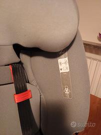 Seggiolino auto Bebè Confort con base isofox