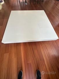 Tavolino bianco di design