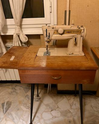 Macchina da Cucire Vintage Singer Modello 411 M