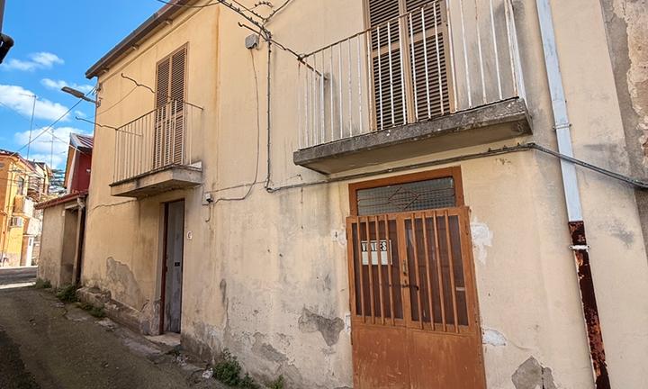 Casa indipendente su due livelli