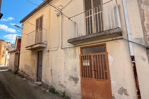 Casa indipendente su due livelli