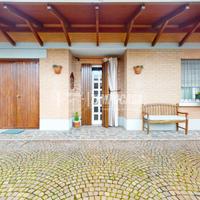 Nuda Proprietà di Casa Indipendente con Capannone