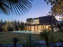 villa-di-607-m²-con-piu-di-5-locali-e-box-auto-dop