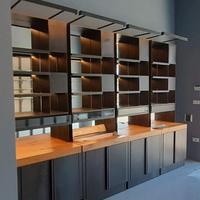 arredo negozio ferro calamina, legno con luce led
