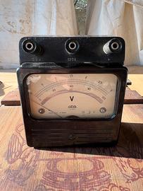 Voltmetro d'epoca SAFAR