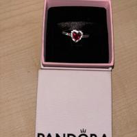 Anello Pandora con cuore Rosso