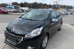 Peugeot 208 PureTech 82 5 porte Allure