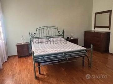 Camera completa letto matrimoniale